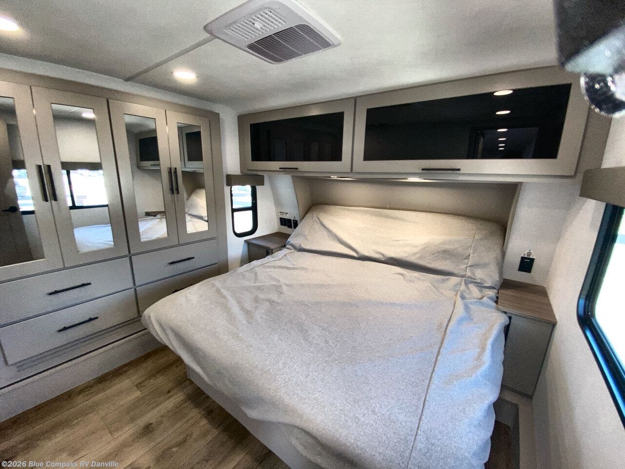 2027 Valor All-Access 32A10 by Alliance RV from Blue Compass RV Danville in Ringgold, Virginia