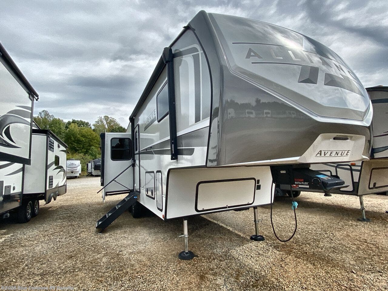 2025 Avenue 29RL by Alliance RV from Blue Compass RV Danville in Ringgold, Virginia