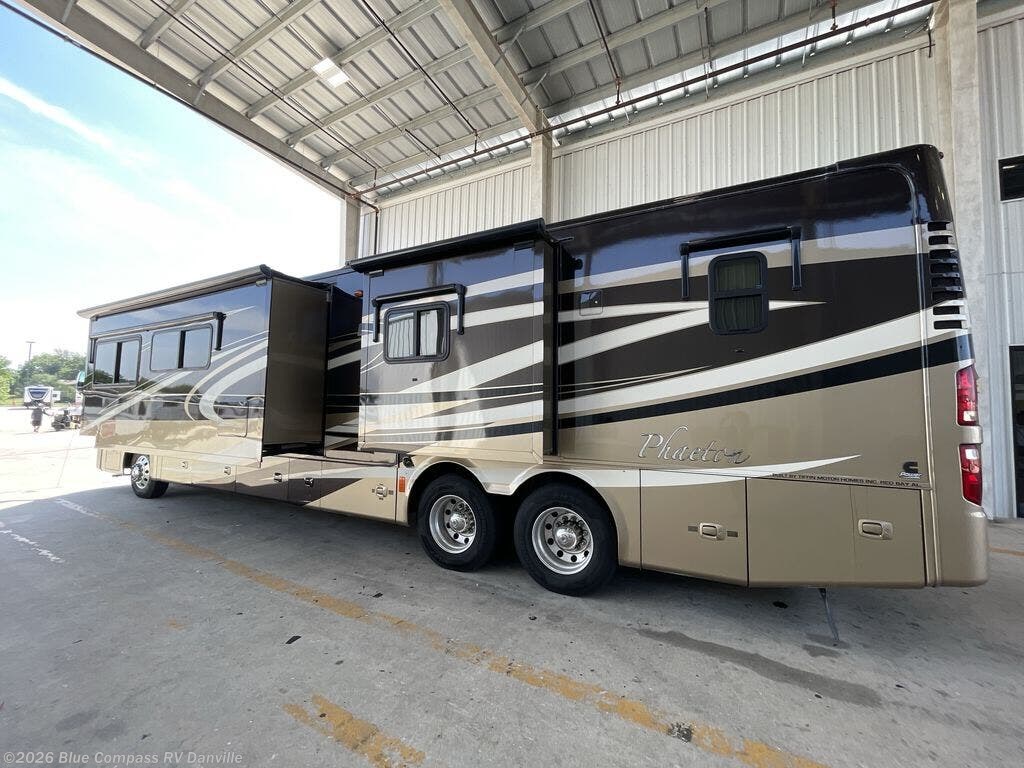 2010 Phaeton 42 QBH by Tiffin from Blue Compass RV Danville in Ringgold, Virginia