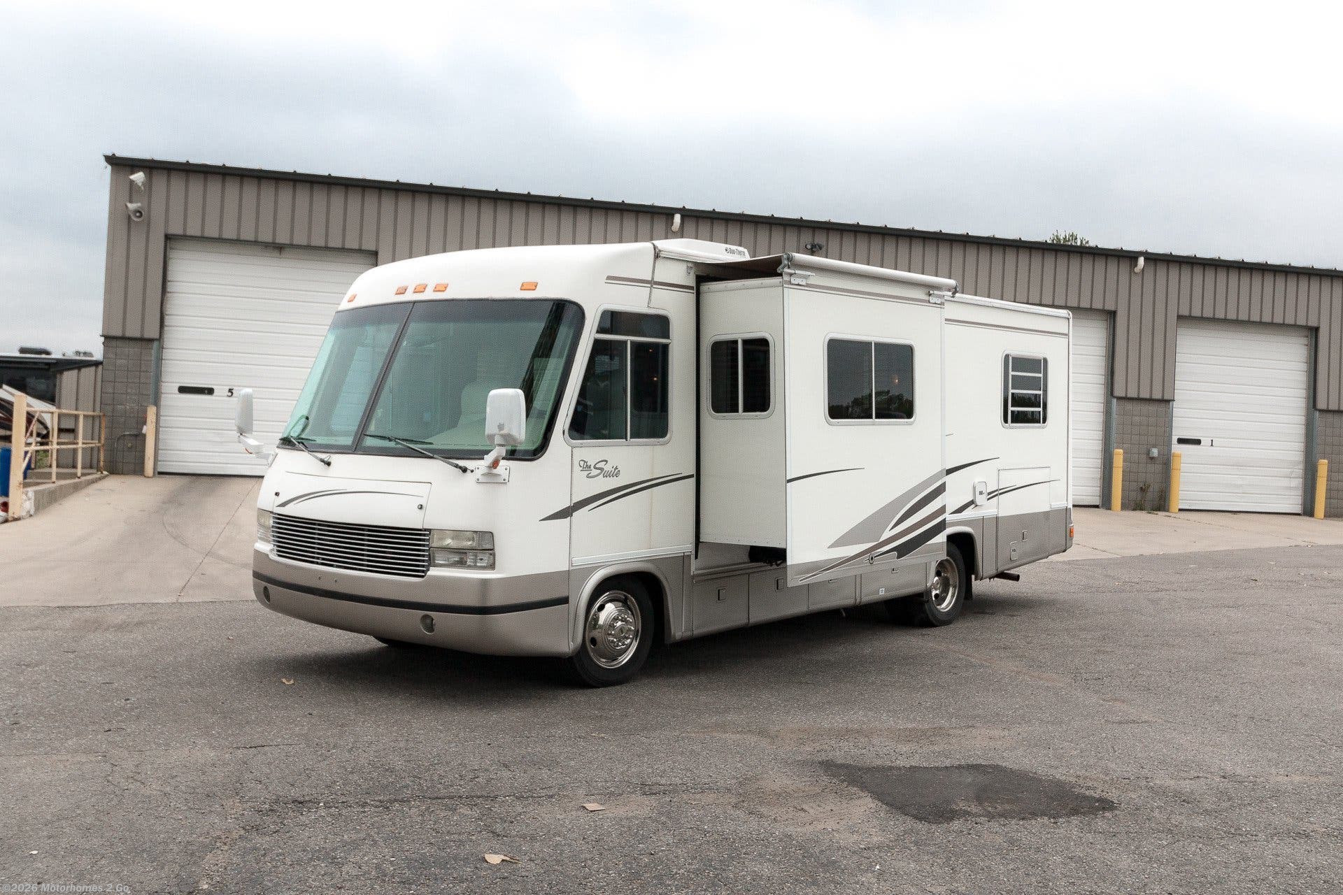 2001 Georgie Boy The Suite 2950DS RV for Sale in Grand Rapids, MI 49548
