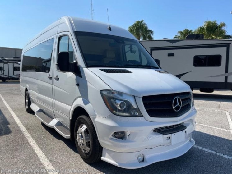 Used 2017 Midwest Daycruiser D6 available in Nokomis, Florida