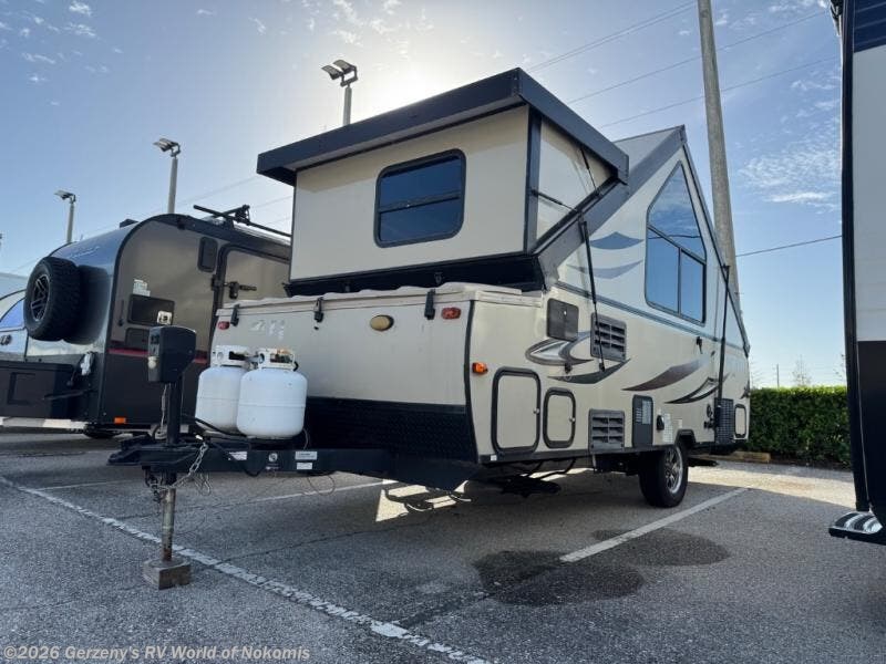 2018 Forest River Rockwood 215A HW - Used Travel Trailer For Sale by Gerzeny's RV World of Nokomis in Nokomis, Florida