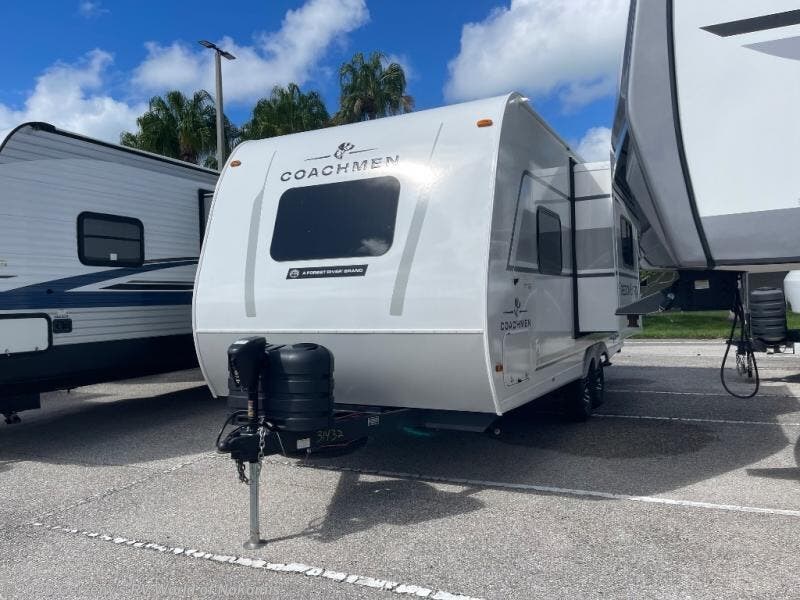 New 2026 Coachmen Freedom Express 19SE available in Nokomis, Florida