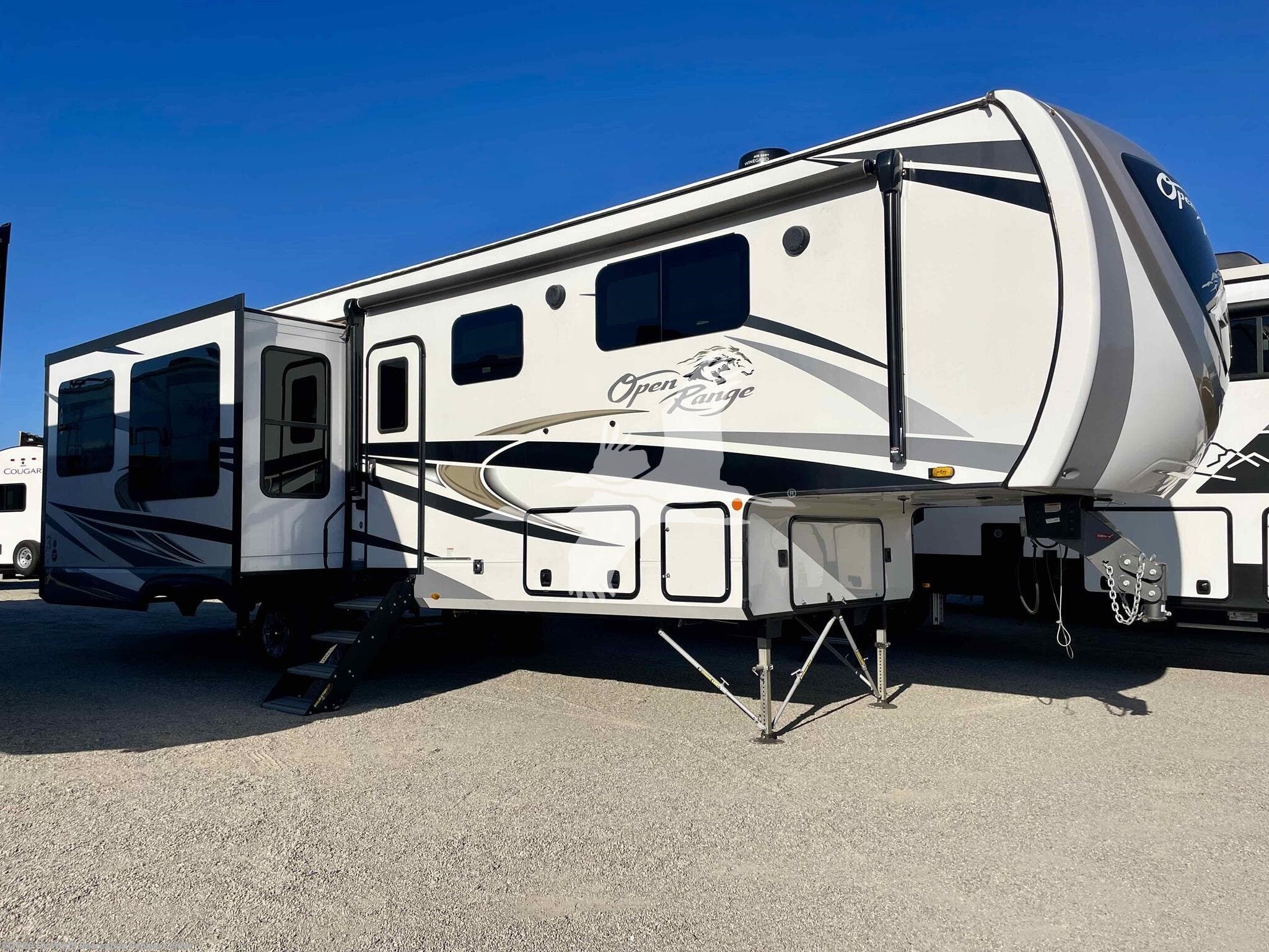 2022 Highland Ridge Open Range 314RLS - Used Fifth Wheel For Sale by RV World Recreation Vehicle Center in Yuma, Arizona features Air Conditioning, Fireplace