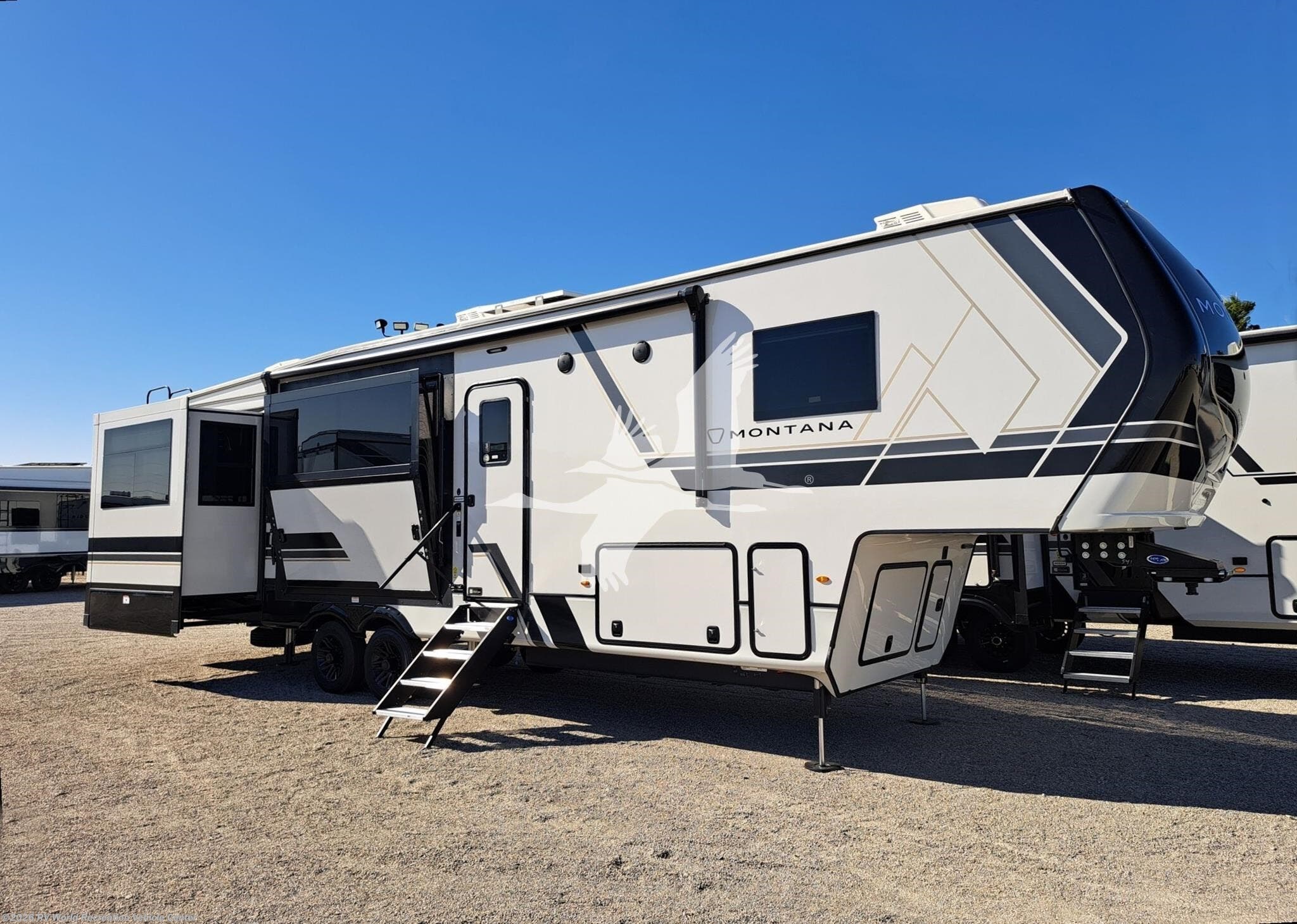 2026 Montana 3532SP by Keystone from RV World Recreation Vehicle Center in Yuma, Arizona