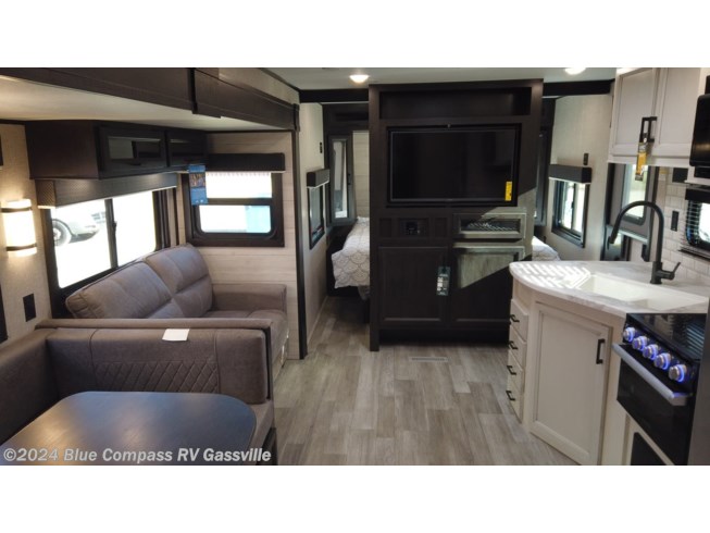 2022 Jay Flight 32BHDS by Jayco from Great Escapes RV Supercenter in Gassville, Arkansas