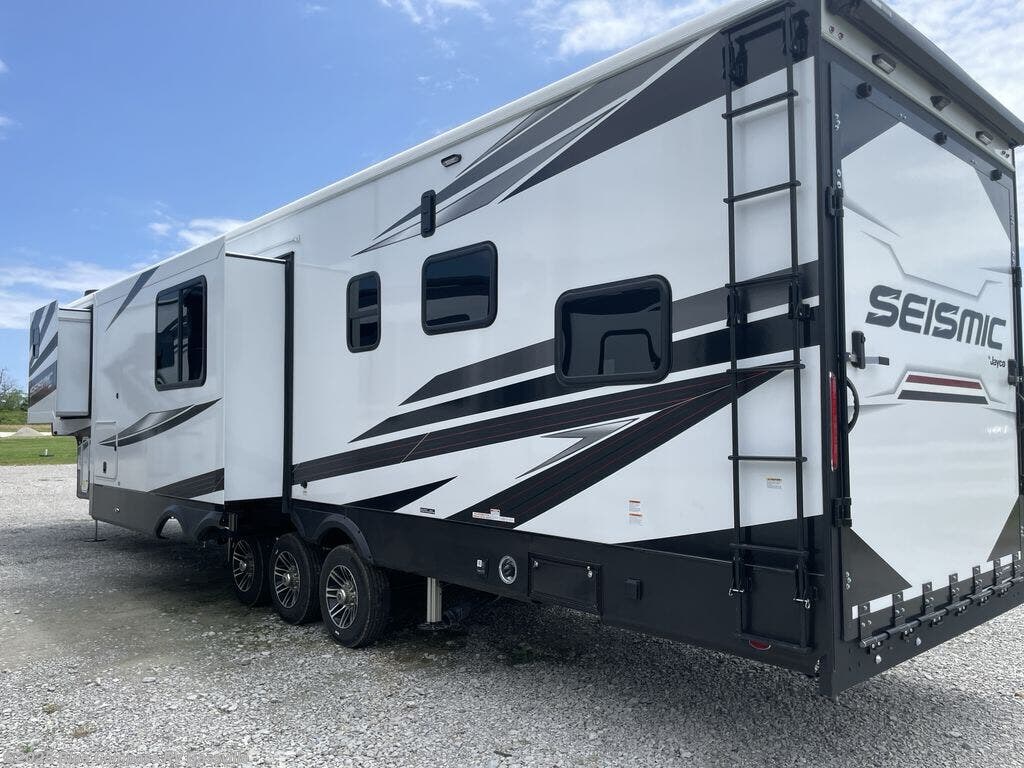 2024 Jayco Seismic 395 RV for Sale in Gassville, AR 72635 T86171