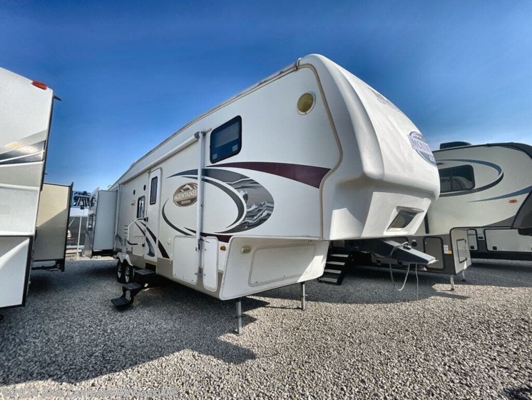 Used 2009 Keystone Montana Mountaneer 345DQB available in Gassville, Arkansas