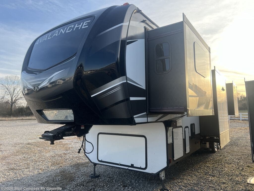 2020 Avalanche 383FL by Keystone from Blue Compass RV Gassville in Gassville, Arkansas