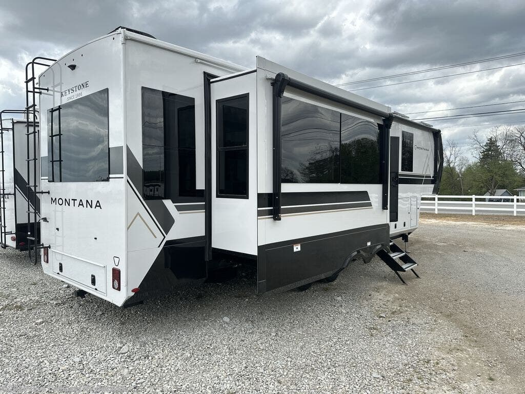 2026 Montana 3100RL by Keystone from Blue Compass RV Gassville in Gassville, Arkansas