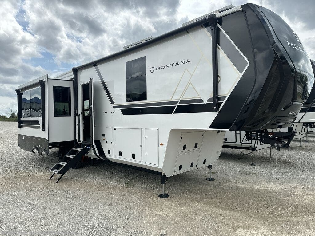 New 2026 Keystone Montana 3100RL available in Gassville, Arkansas