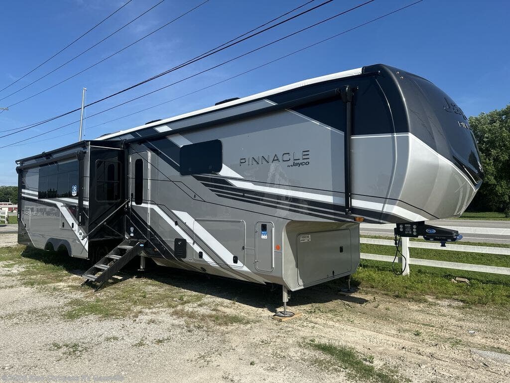 New 2026 Jayco Pinnacle 38FBRK available in Gassville, Arkansas