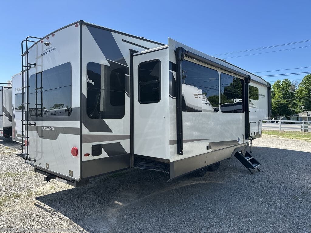 2026 Forest River Rockwood Signature 401SFB - New Fifth Wheel For Sale by Blue Compass RV Gassville in Gassville, Arkansas