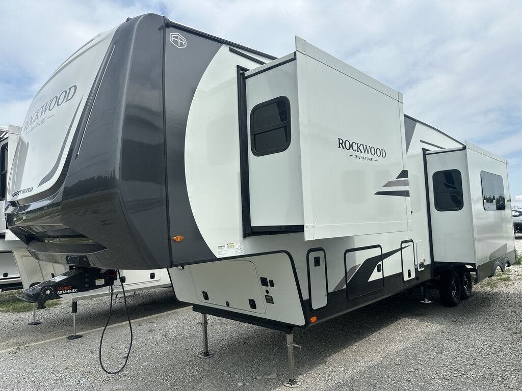 2026 Forest River Rockwood Signature 404SRK - New Fifth Wheel For Sale by Blue Compass RV Gassville in Gassville, Arkansas