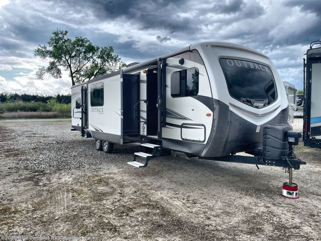 Used 2017 Keystone Outback 332FK available in Gassville, Arkansas