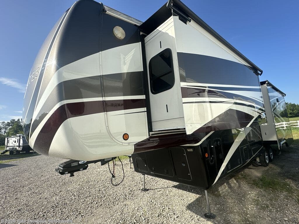 Used 2018 DRV Mobile Suites 40 KSSB4 available in Gassville, Arkansas