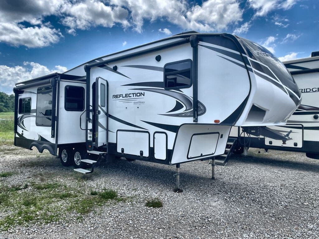 Used 2020 Grand Design Reflection 303RLS available in Gassville, Arkansas