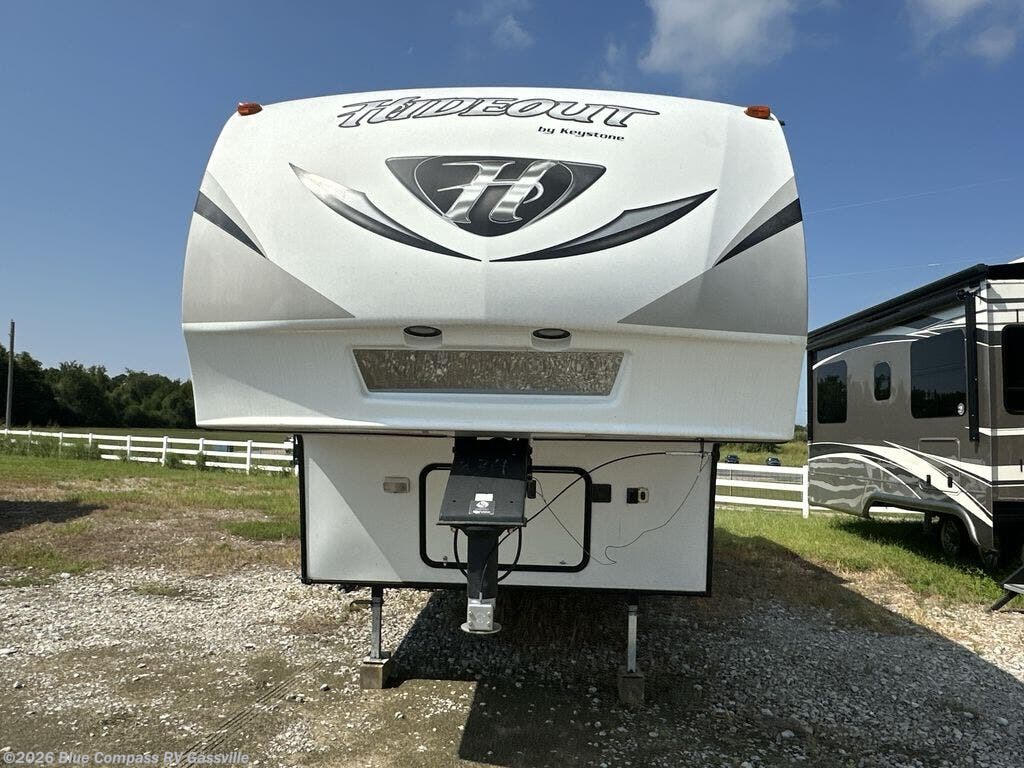 2016 Keystone Hideout 299RLDS - Used Fifth Wheel For Sale by Blue Compass RV Gassville in Gassville, Arkansas features Slideout