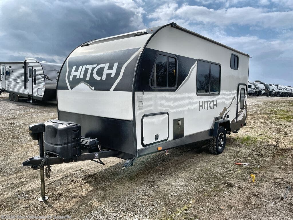 2022 Cruiser RV Hitch 17BH - Used Travel Trailer For Sale by Blue Compass RV Gassville in Gassville, Arkansas