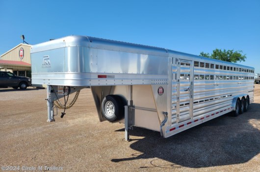 16 Head Livestock Trailer - 2024 Platinum Coach 32' Stock Trailer 8 wide with 3-7,200# axles available New in Kaufman, TX
