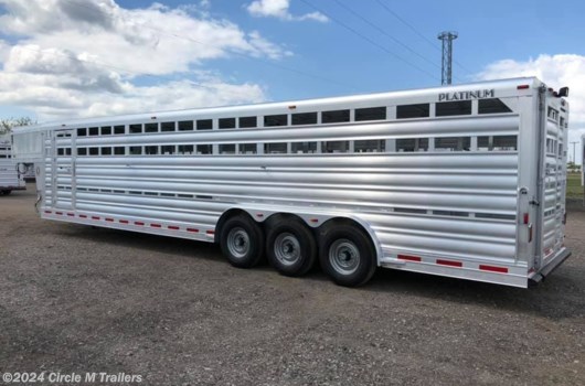16 Head Livestock Trailer - 2024 Platinum Coach 32' Stock Trailer 8 wide with 3-7,000# axles available New in Kaufman, TX