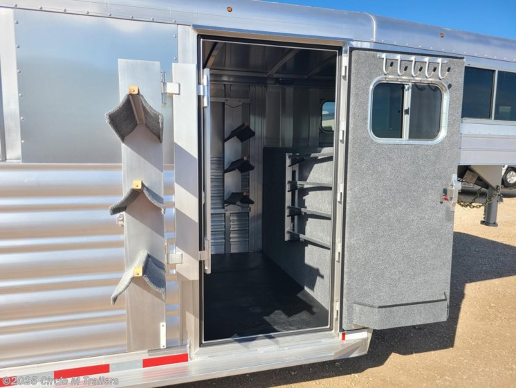 7x22 Cattle/Livestock Trailer for sale | New Platinum Coach 22' Stock ...