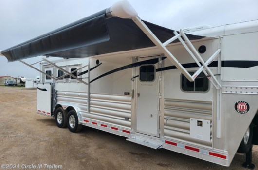 3 Horse Trailer - 2025 Platinum Coach Outlaw Beautiful Outlaw 3 Horse 10'8" SIDE LOAD available New in Kaufman, TX