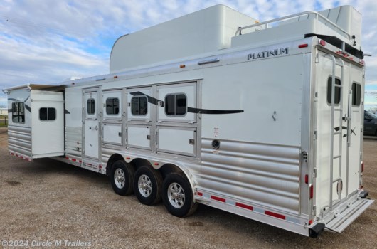 4 Horse Trailer - 2024 Platinum Coach Outlaw 4 Horse 15'8" LQ, Side load, Slide Out, OUTLAW available New in Kaufman, TX
