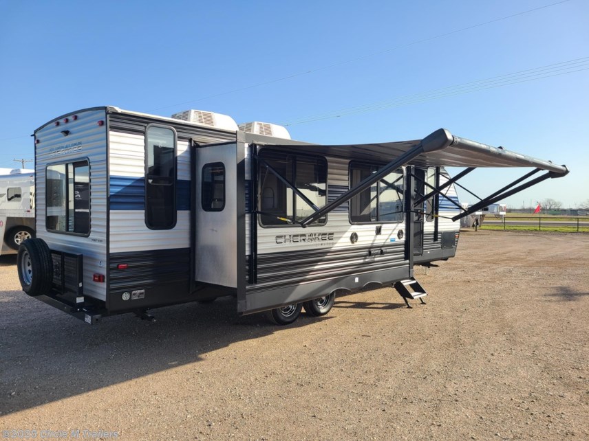 Used 2021 Forest River Cherokee Cherokee Limited 50 Amp Service DOUBLE SLIDE 274WK available in Kaufman, Texas