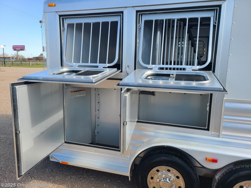 Used 2016 Platinum Coach 2HBP + MANGERS + RAMP + COLLAPSIBLE REAR TACK!! available in Kaufman, Texas