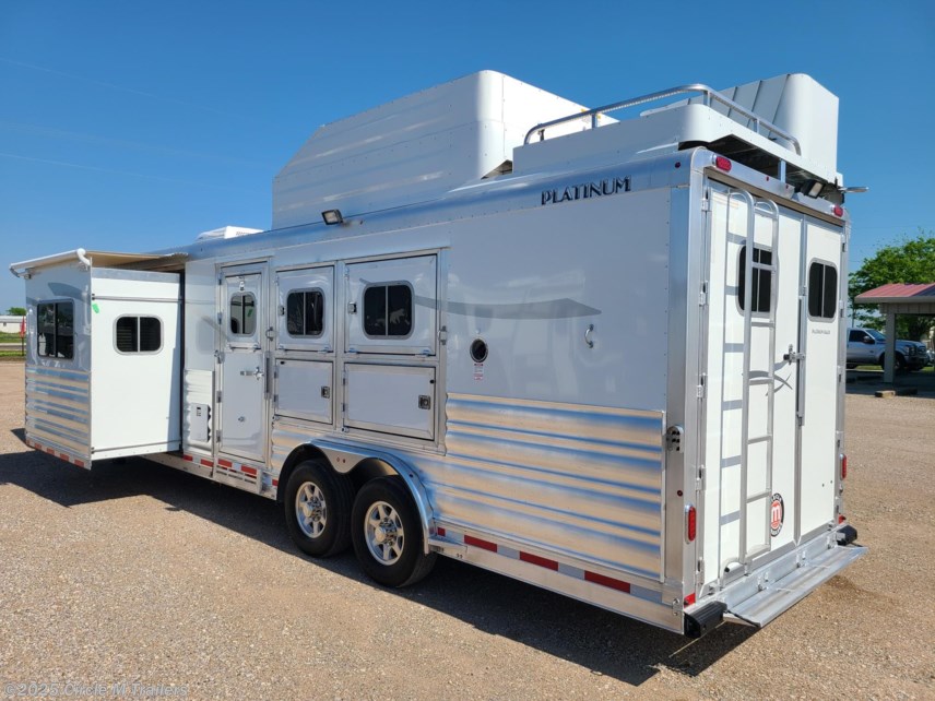 New 2026 Platinum Coach Outlaw 3H 10&apos; 8&quot; SW SLIDE OUT &amp; Side Load with Onan 4.0 available in Kaufman, Texas