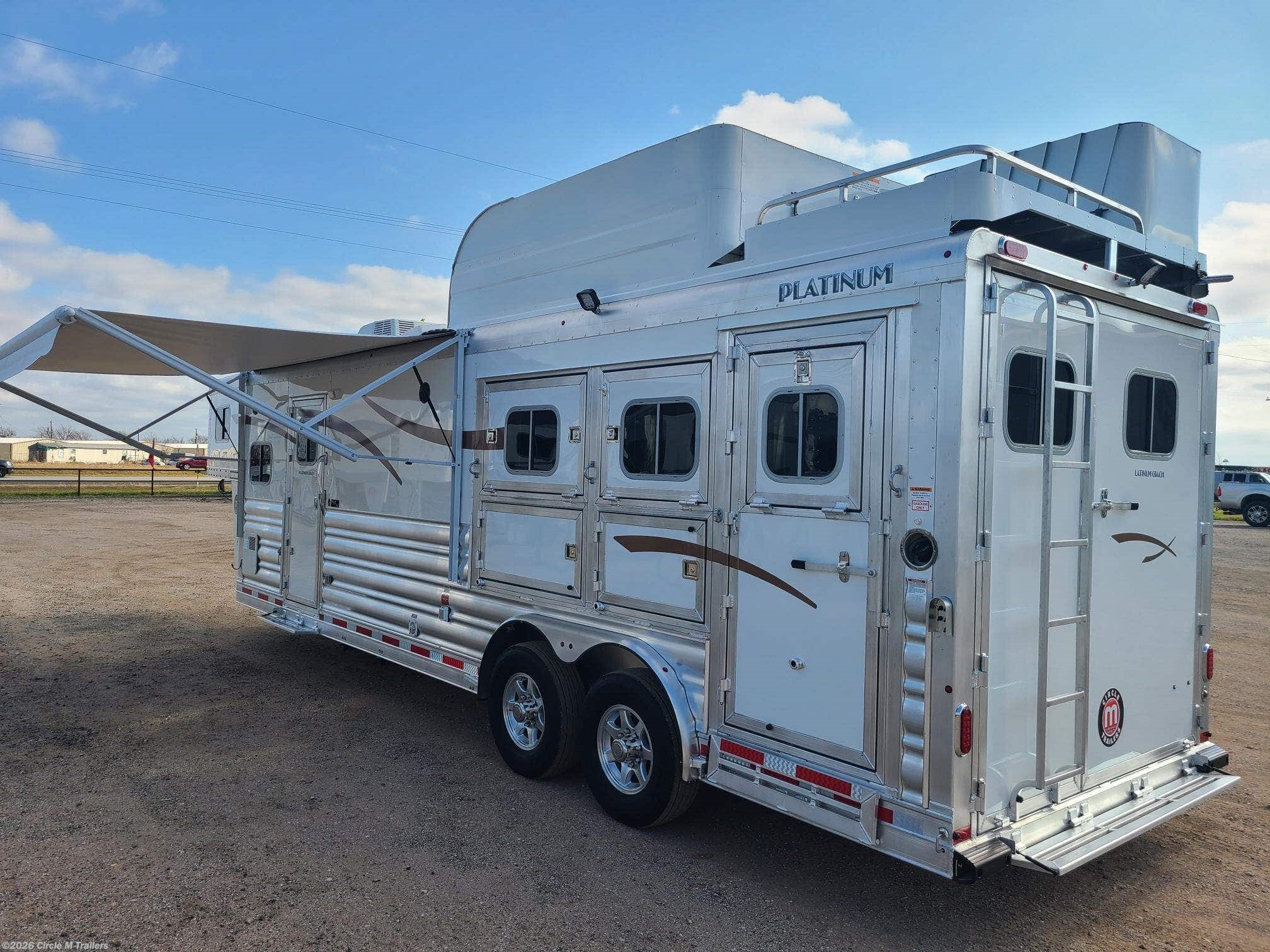 2027 Platinum Coach Outlaw
