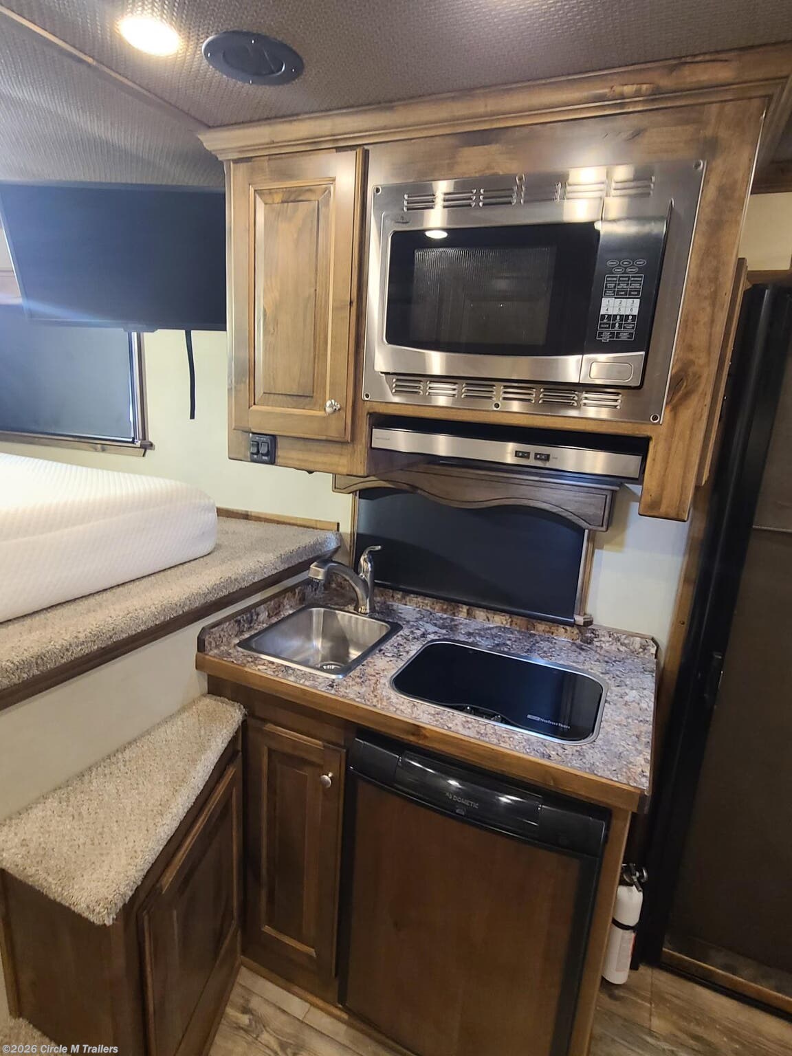 2023 Elite Trailers photo 6