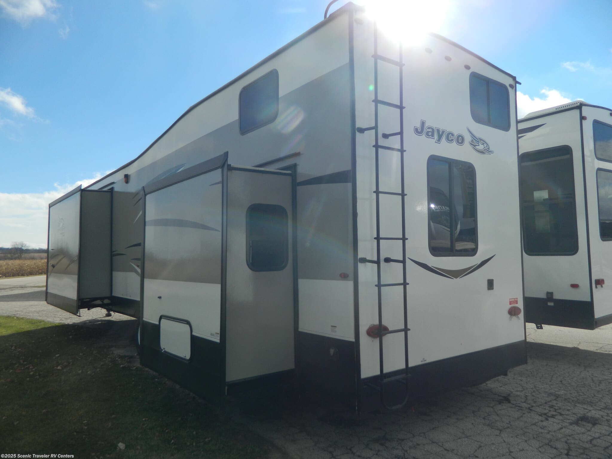 2018 Jayco Bungalow 40LOFT RV for Sale in Slinger, WI 53086 40012A