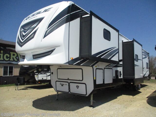 2022 Vengeance Rogue Armored 383 by Forest River from Scenic Traveler RV Centers in Baraboo, Wisconsin