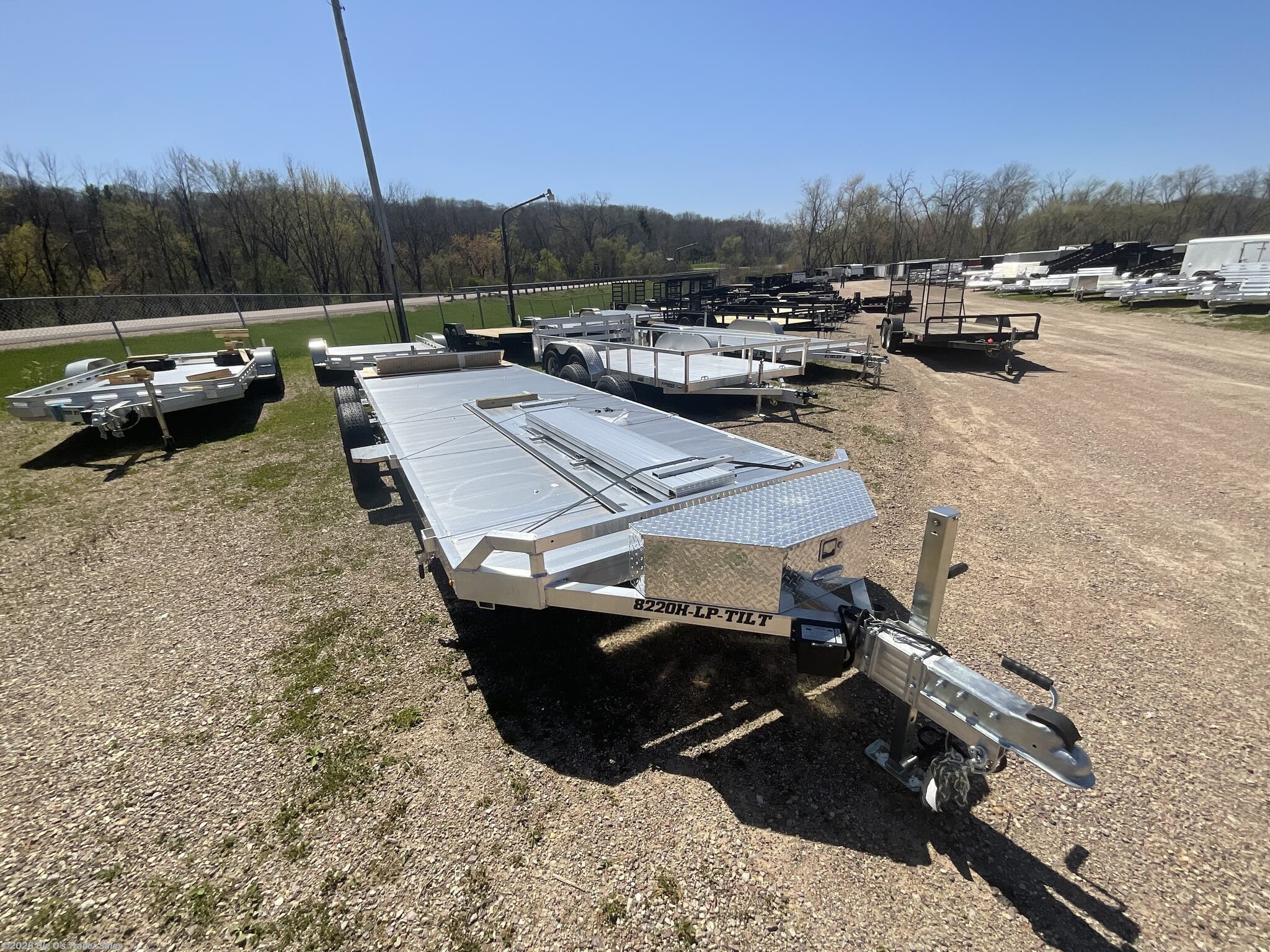 2027 Aluma 8220H-LP-TILT