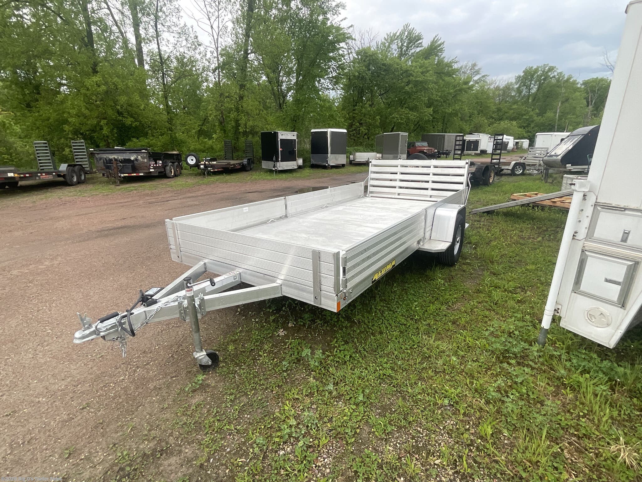 2025 Aluma 8114H