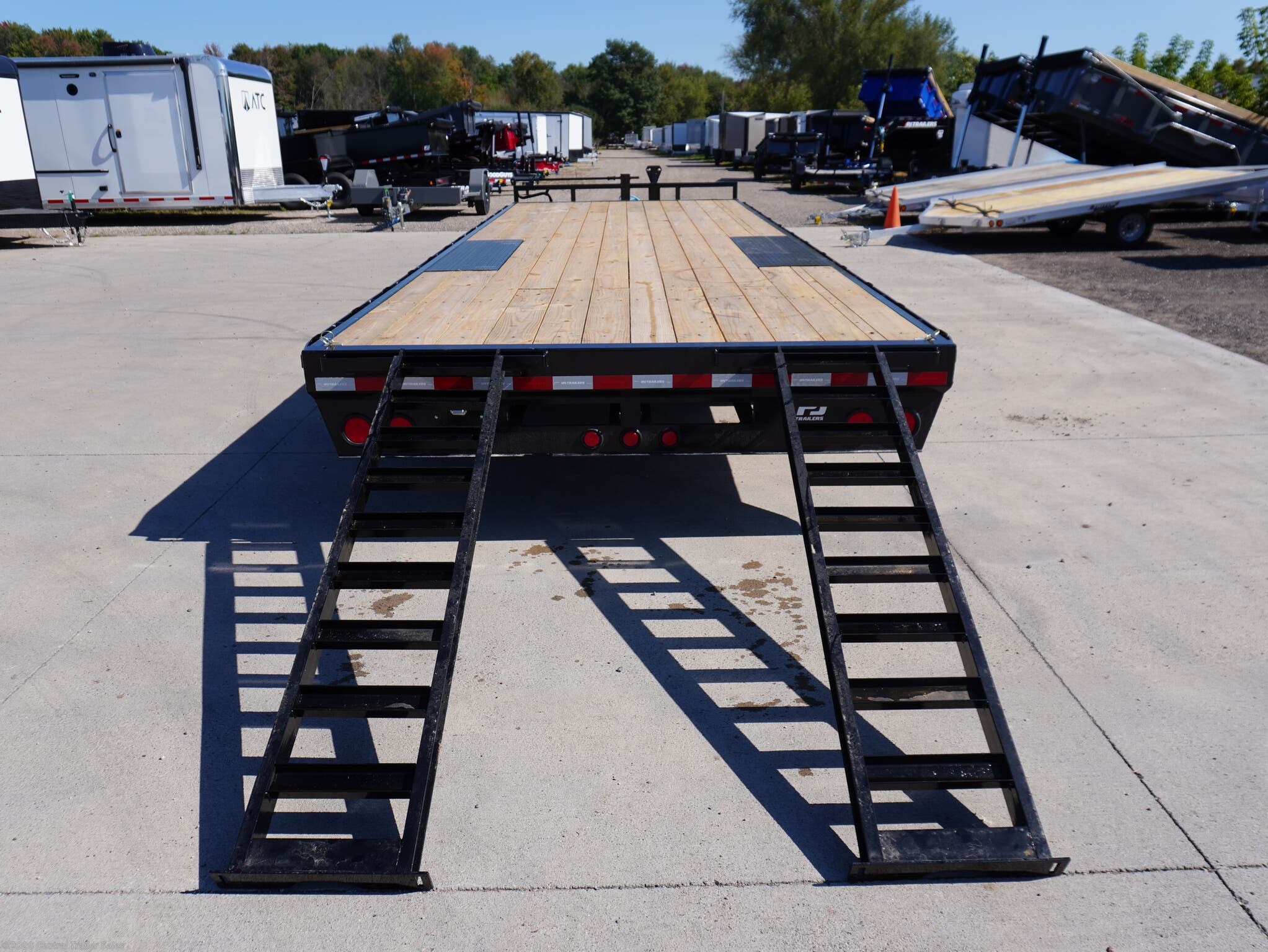 New 2026 PJ Trailers F8 24ft Deckover available in East Bethel, Minnesota