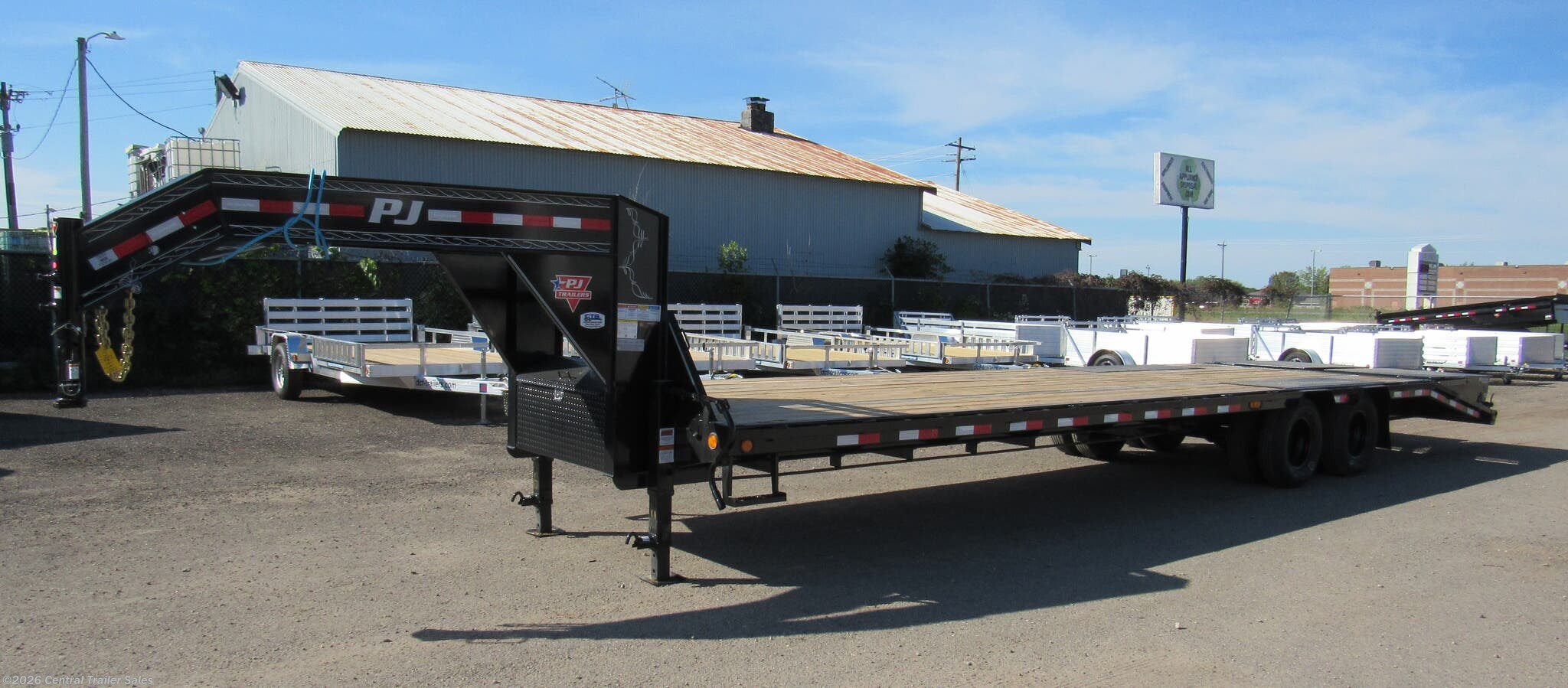 4968 - 2022 PJ Trailers (LD) Low-Pro Flatdeck with Duals Equipment Trailer  for sale in East Bethel MN