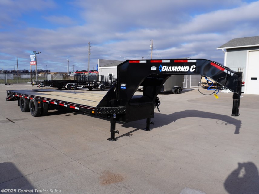 New 2025 Diamond C FMAX 102&quot;x25ft Gooseneck Deckover, 10k Axles available in East Bethel, Minnesota