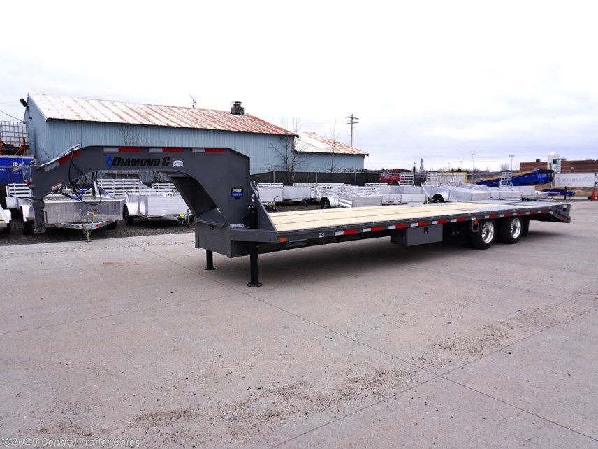 New 2025 Diamond C FMAX 102&quot;x32ft Gooseneck Deckover, 10k Axles available in East Bethel, Minnesota