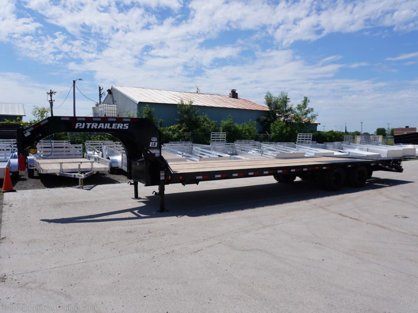 New 2026 PJ Trailers LD 30ft Gooseneck Low-Pro Flatdeck available in East Bethel, Minnesota