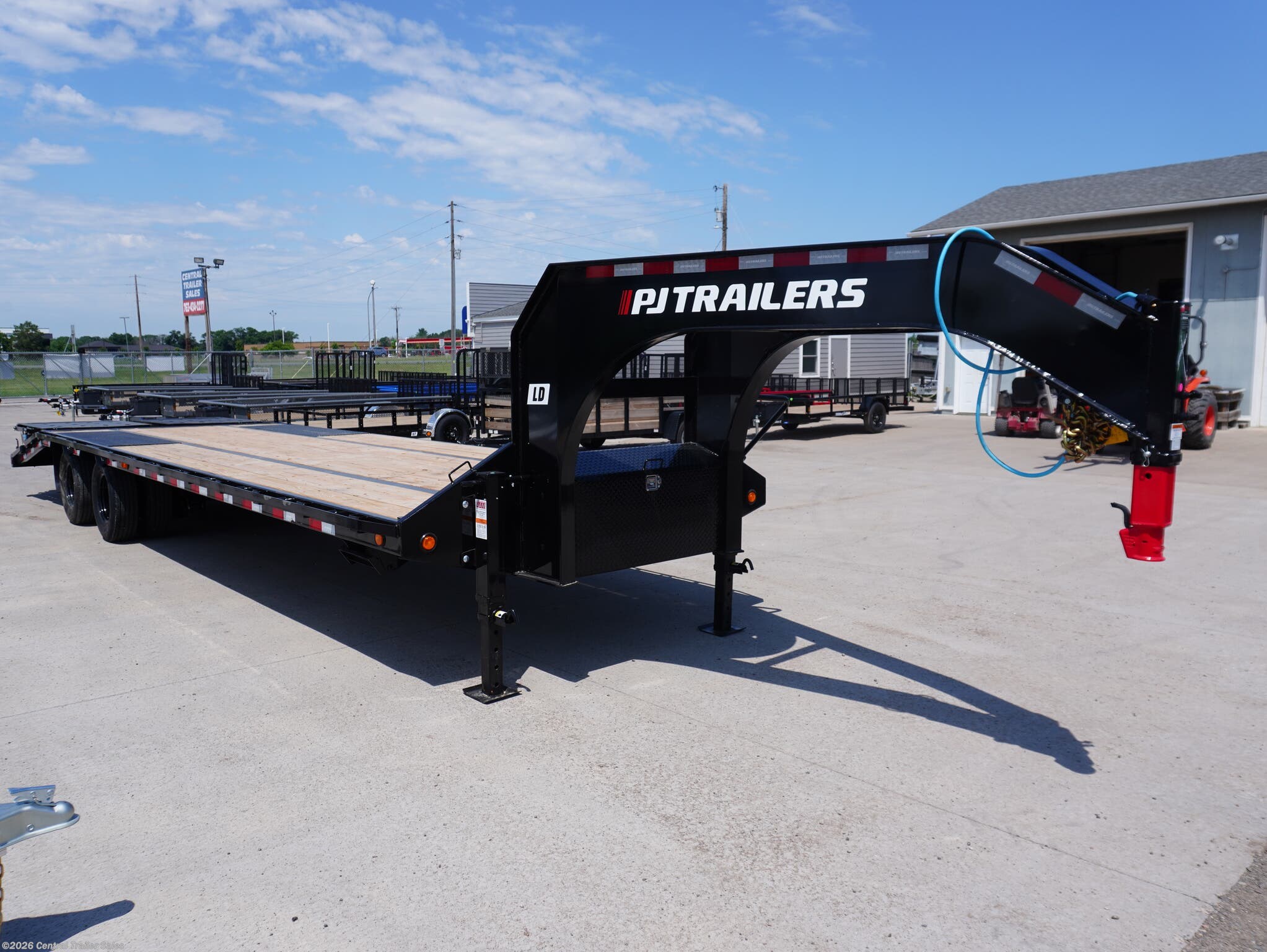 2026 PJ Trailers LD 30ft Gooseneck Deckover - New Equipment Trailer for sale by Central Trailer Sales in East Bethel, Minnesota
