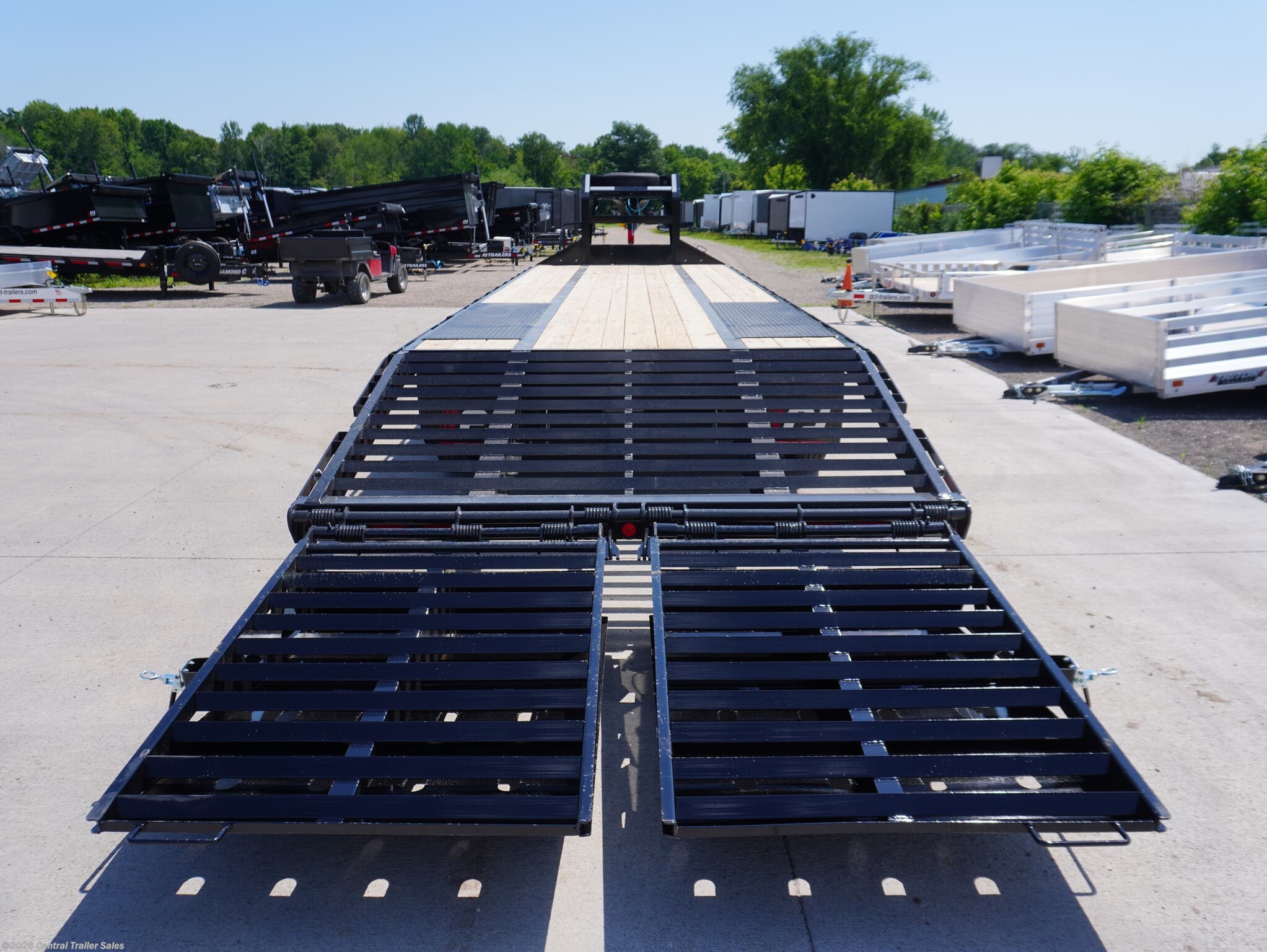 New 2026 PJ Trailers LD 30ft Gooseneck Deckover available in East Bethel, Minnesota