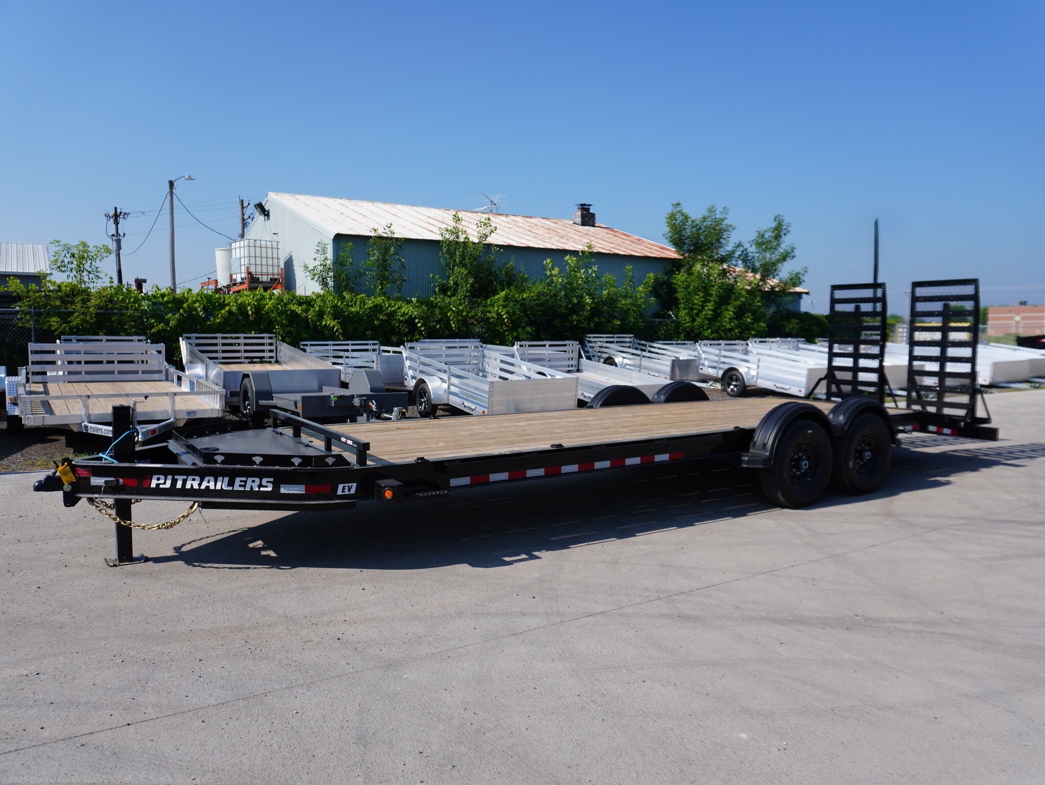 2026 PJ Trailers EV 24ft Equipment Trailer
