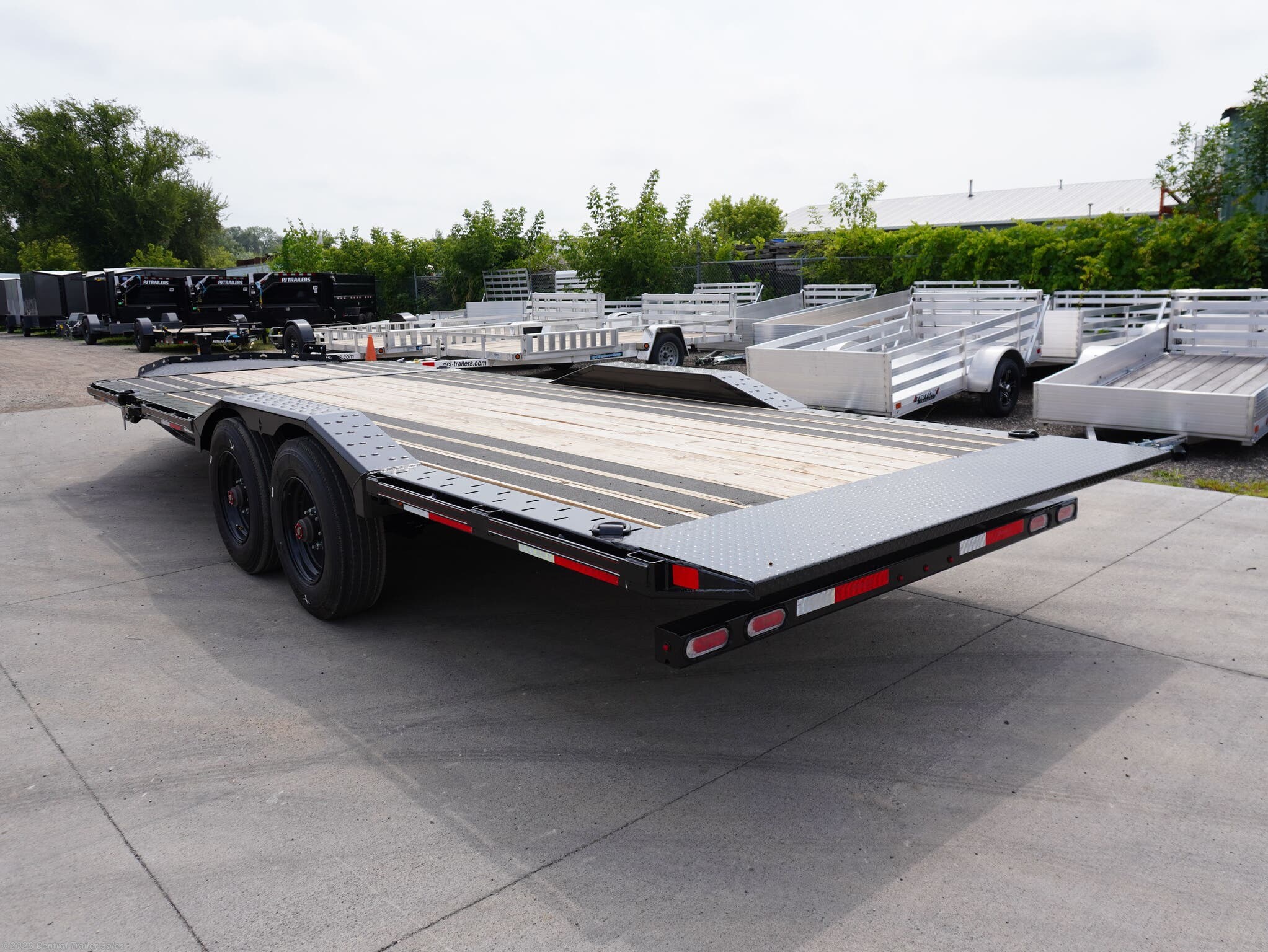 2025 HXD 210 22ft Tilt by Diamond C from Central Trailer Sales in East Bethel, Minnesota