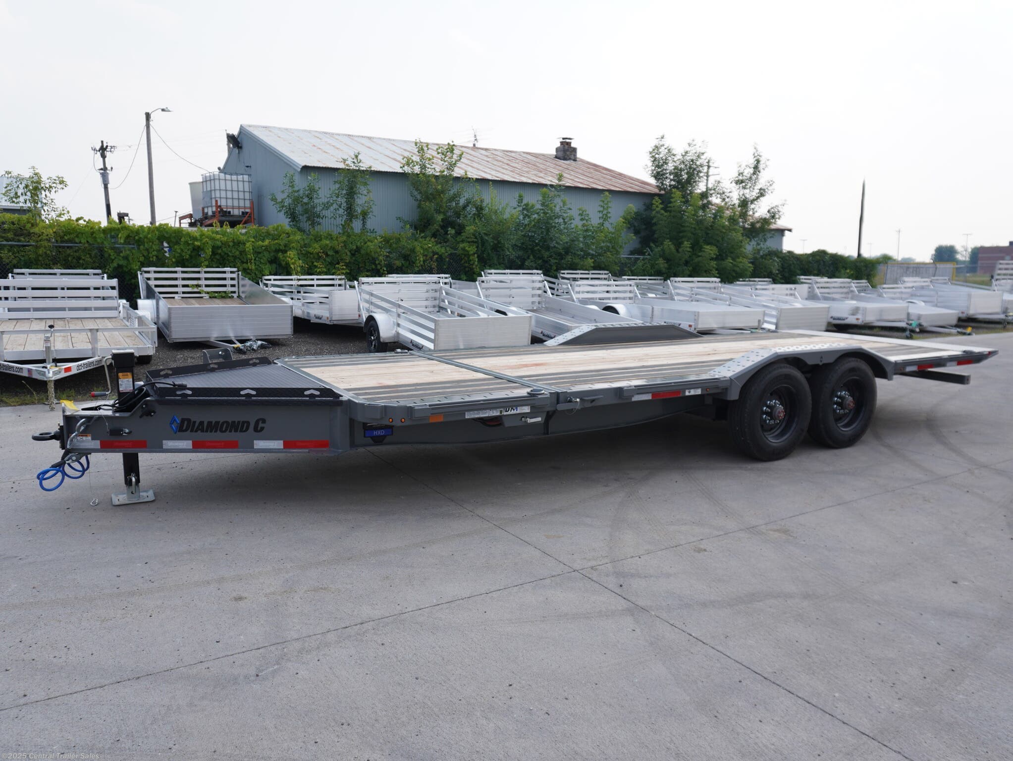 2025 Diamond C HXD 22ft Tilt.