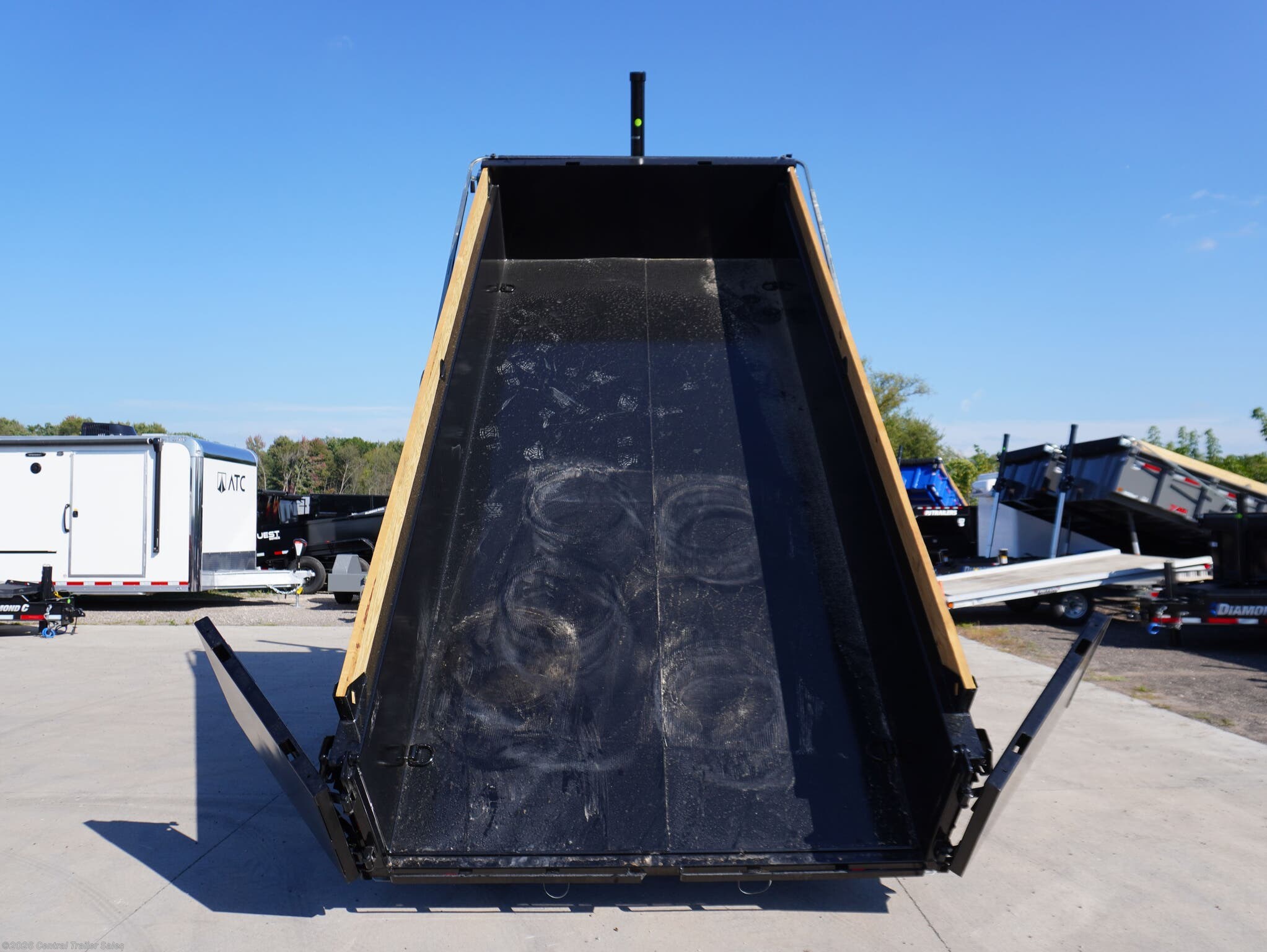 New 2026 Diamond C LPT 207 82"x16ft Dump available in East Bethel, Minnesota