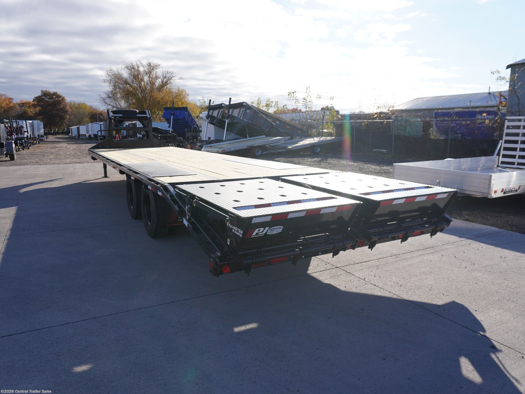 2026 LD 32ft Deckover by PJ Trailers from Central Trailer Sales in East Bethel, Minnesota