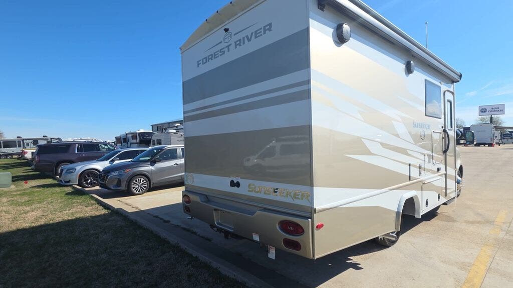 2026 Forest River Sunseeker MBS 2400BDS - New Class C For Sale by Blue Compass RV Springfield in Strafford, Missouri